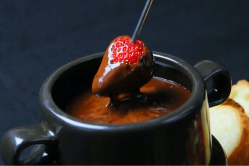 期間限定！『あまおう苺入りフレッシュフルーツ＆チョコレートフォンデュ食べ放題』開催！！