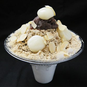 「京都丹波産黒豆きなこと北海道小豆と羽二重餅のミルクフラッペ」